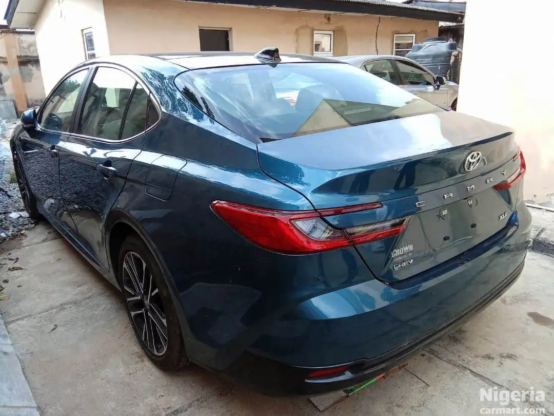 2025 Toyota Camry XLE Hybrid (petrol And Electric) AWD