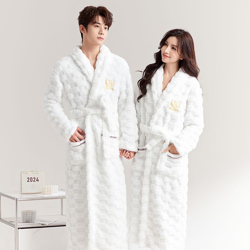 Matching Set Of (1-piece) Plush/flannel/coral Fleece Bathrobes Or Dressing Gowns.