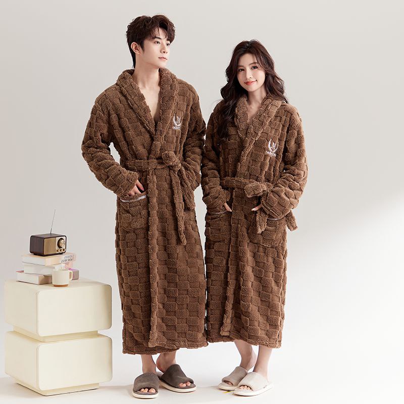Matching Set Of (1-piece) Plush/flannel/coral Fleece Bathrobes Or Dressing Gowns.